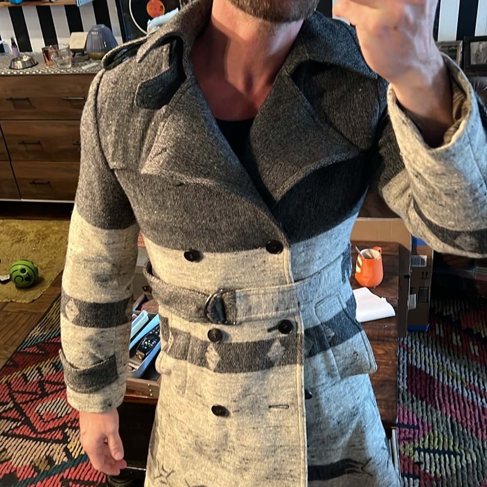 Harmon brand Mens trench coat belted